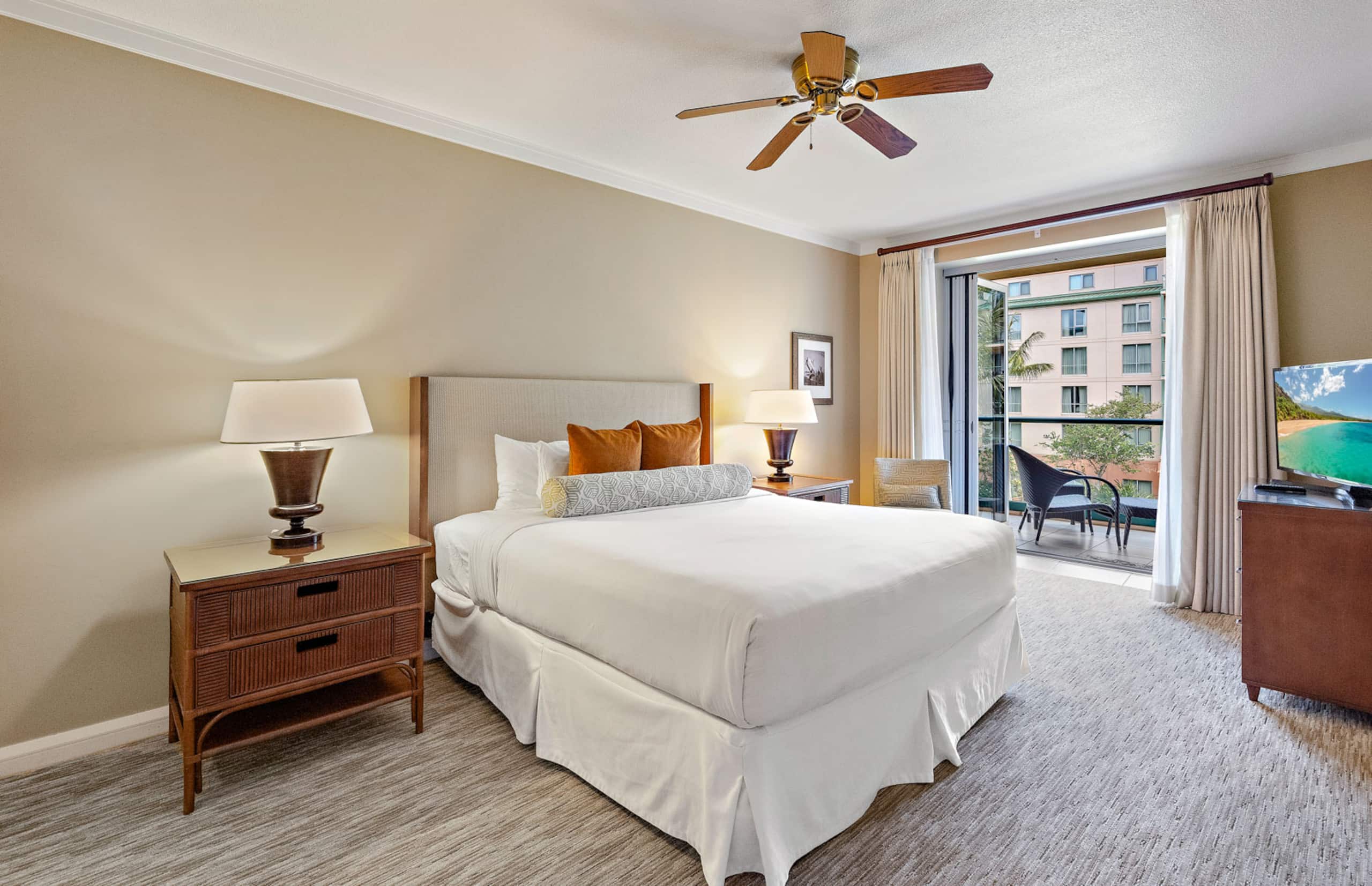 Condo in Lahaina · ★4.83 · 2 bedrooms · 3 beds · 2 baths - Image 15