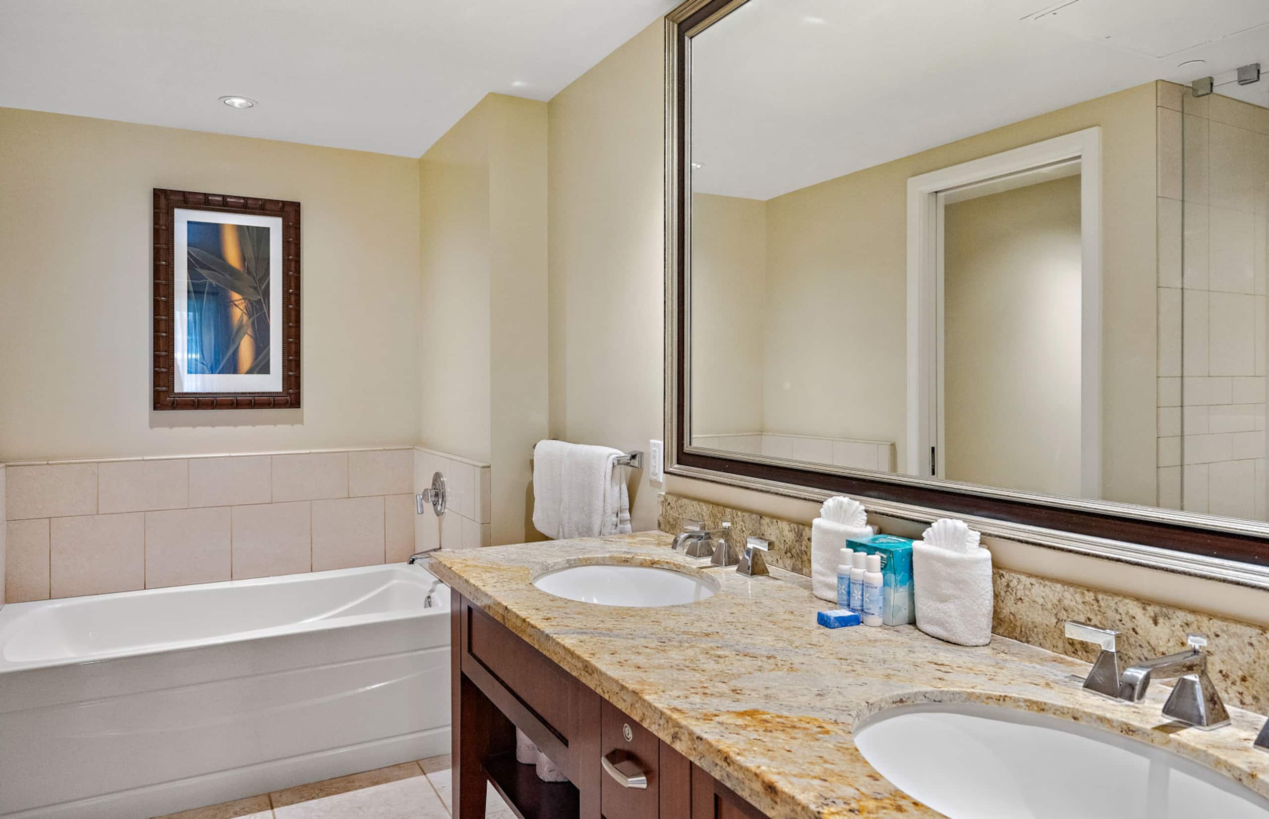 Condo in Lahaina · ★4.83 · 2 bedrooms · 3 beds · 2 baths - Image 17