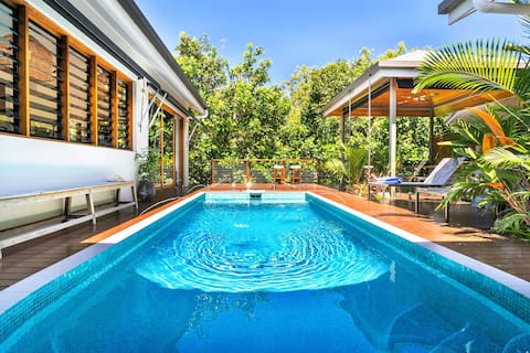 Top performing Airbnb: Belle Escapes - Luxury Reef Villa Palm Cove in Palm Cove