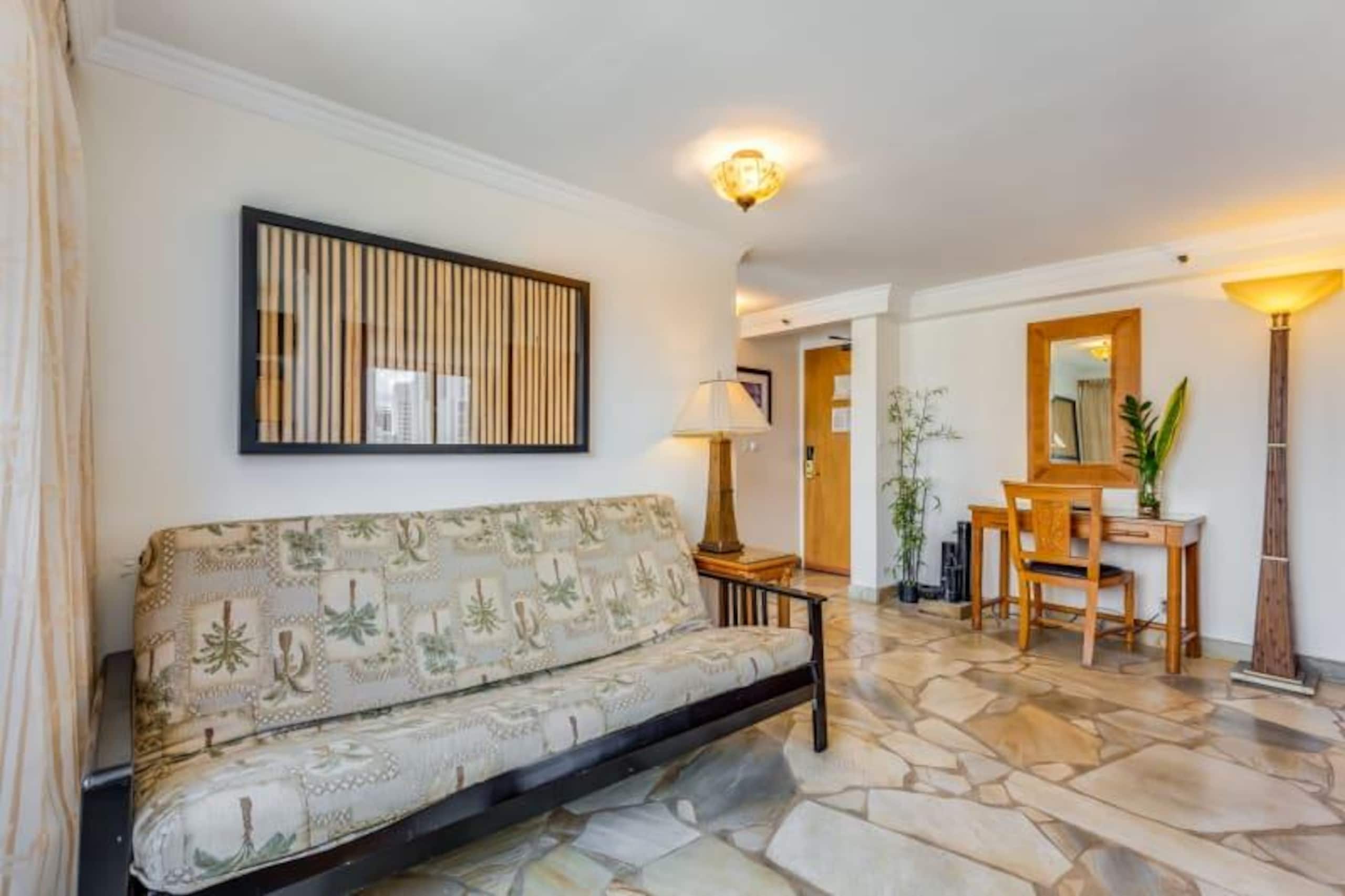 Condo in Honolulu · ★4.26 · 1 bedroom · 3 beds · 1 private bath - Image 9