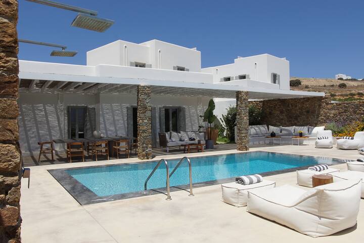 Luxury Design Dreamy Villa in Antiparos beach Gree gallery image 4