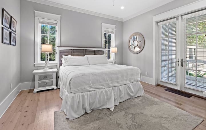 1st Floor King Suite 1