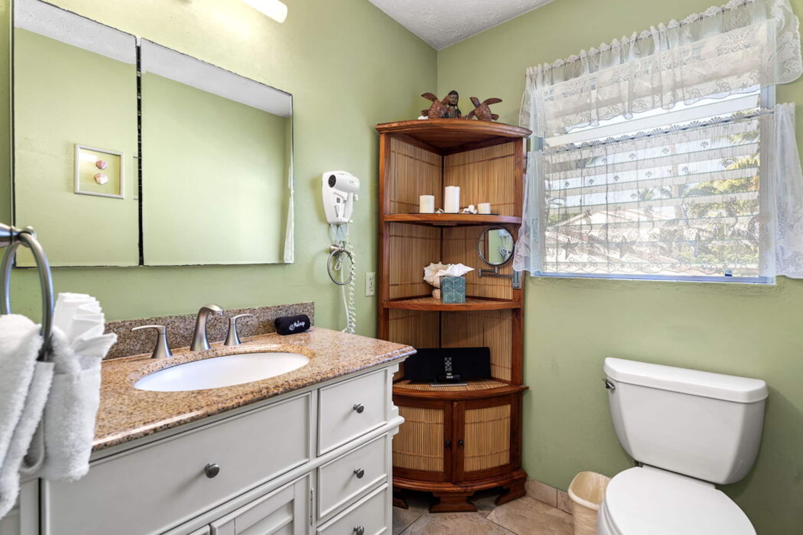 Townhouse in Kailua-Kona · ★4.69 · 2 bedrooms · 3 beds · 2 baths - Image 12