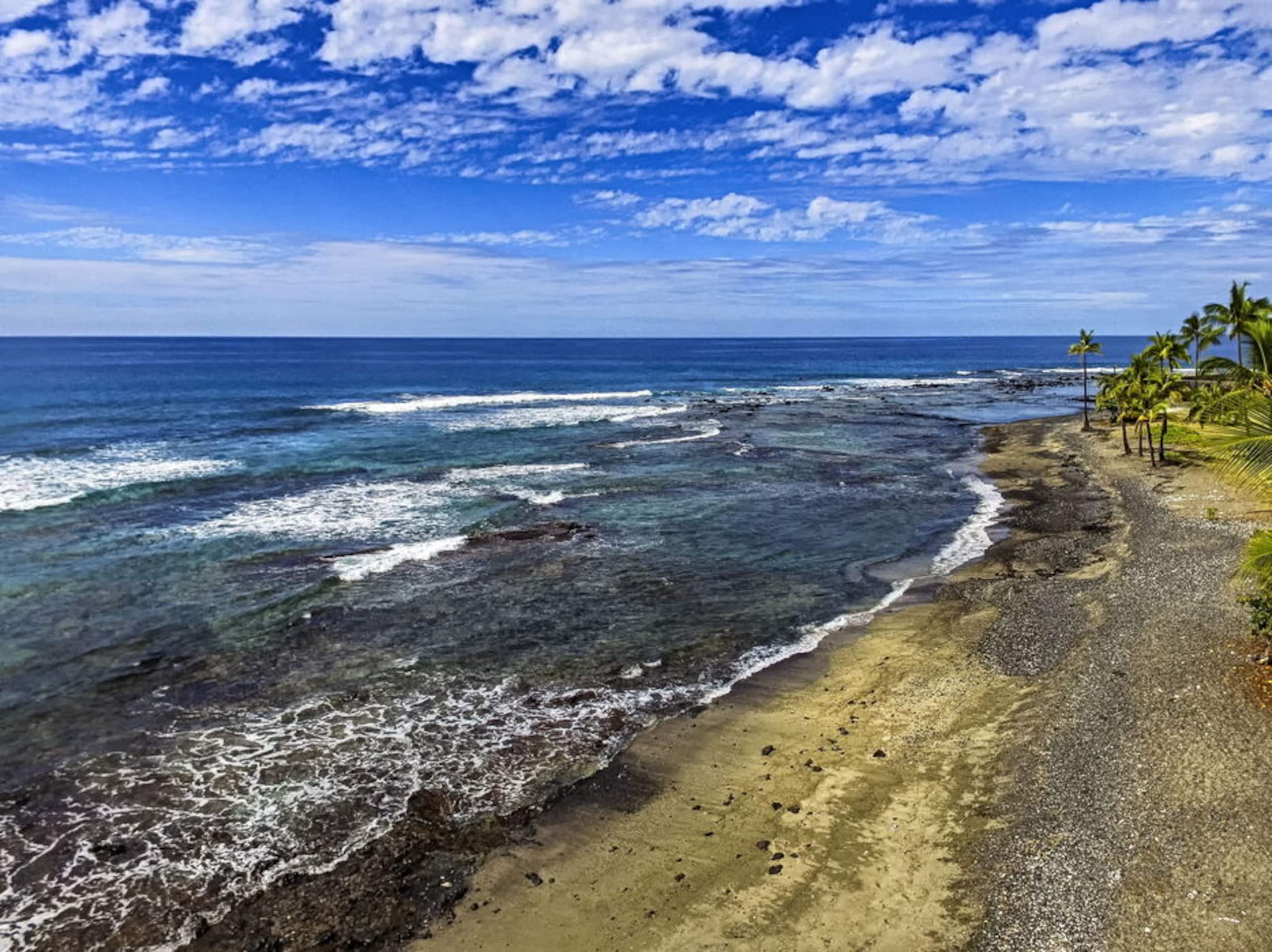 Townhouse in Kailua-Kona · ★4.69 · 2 bedrooms · 3 beds · 2 baths - Image 41