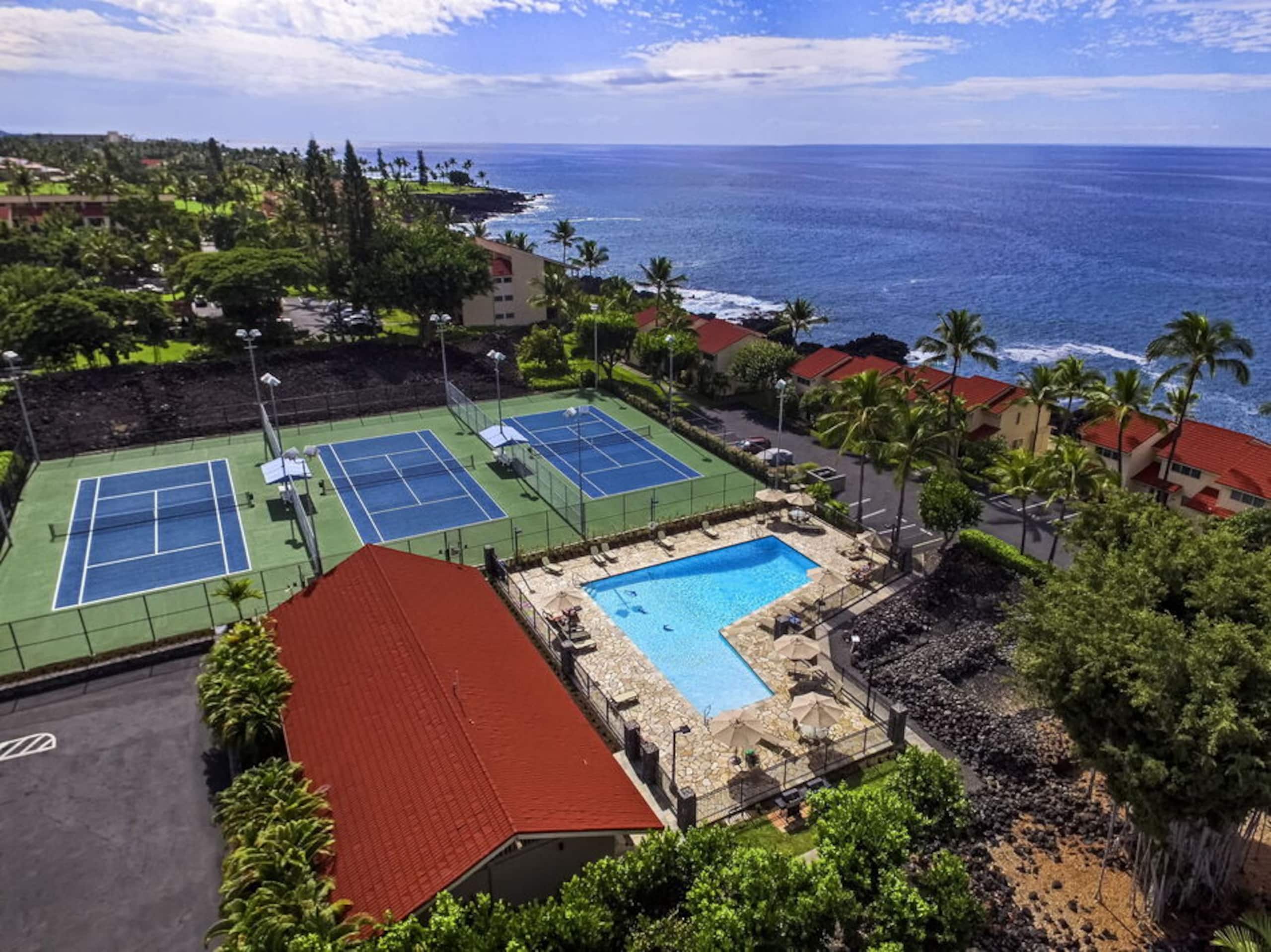 Townhouse in Kailua-Kona · ★4.69 · 2 bedrooms · 3 beds · 2 baths - Image 21