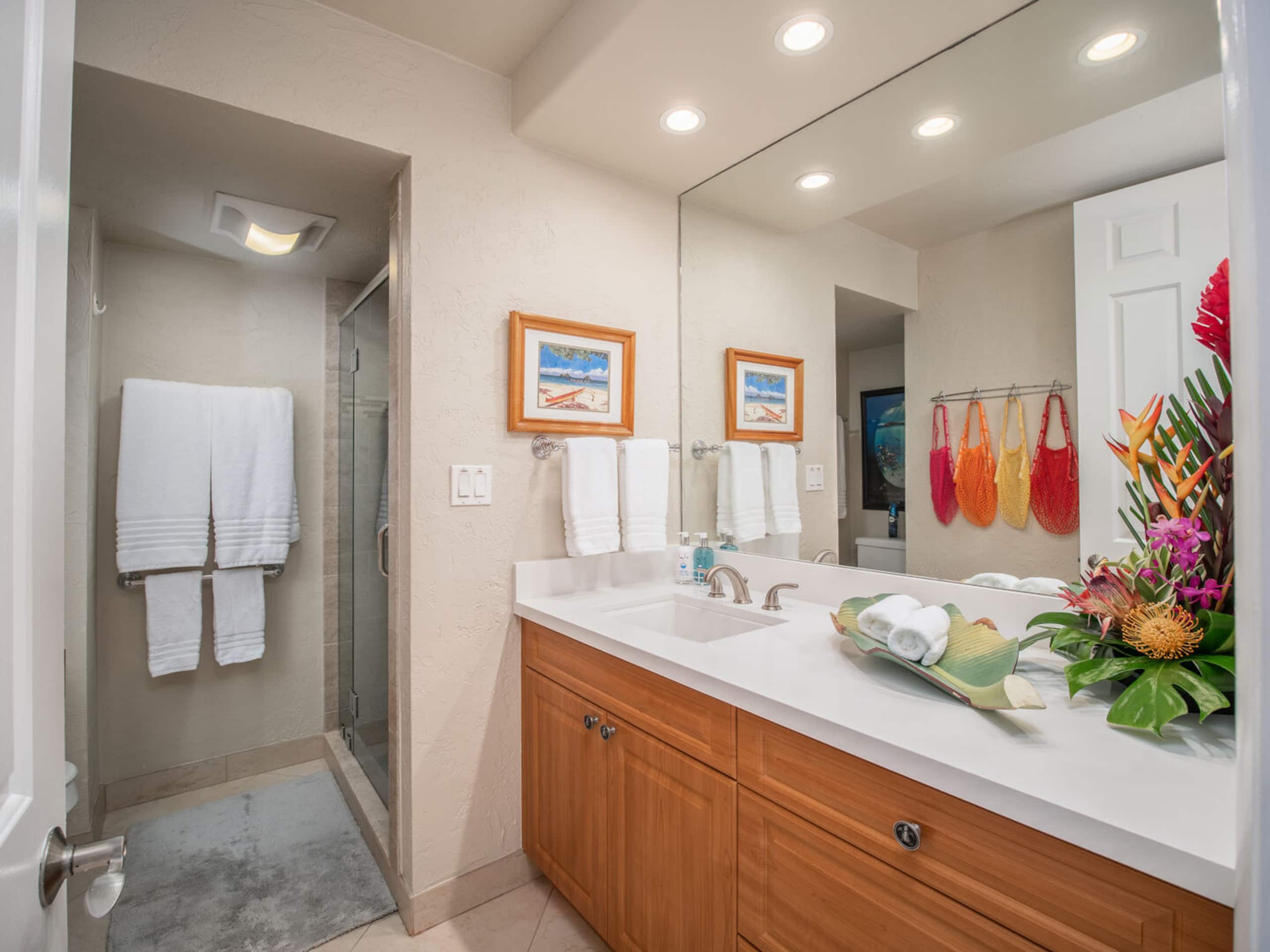 Condo in Lahaina · ★4.93 · 2 bedrooms · 3 beds · 2 baths - Image 13