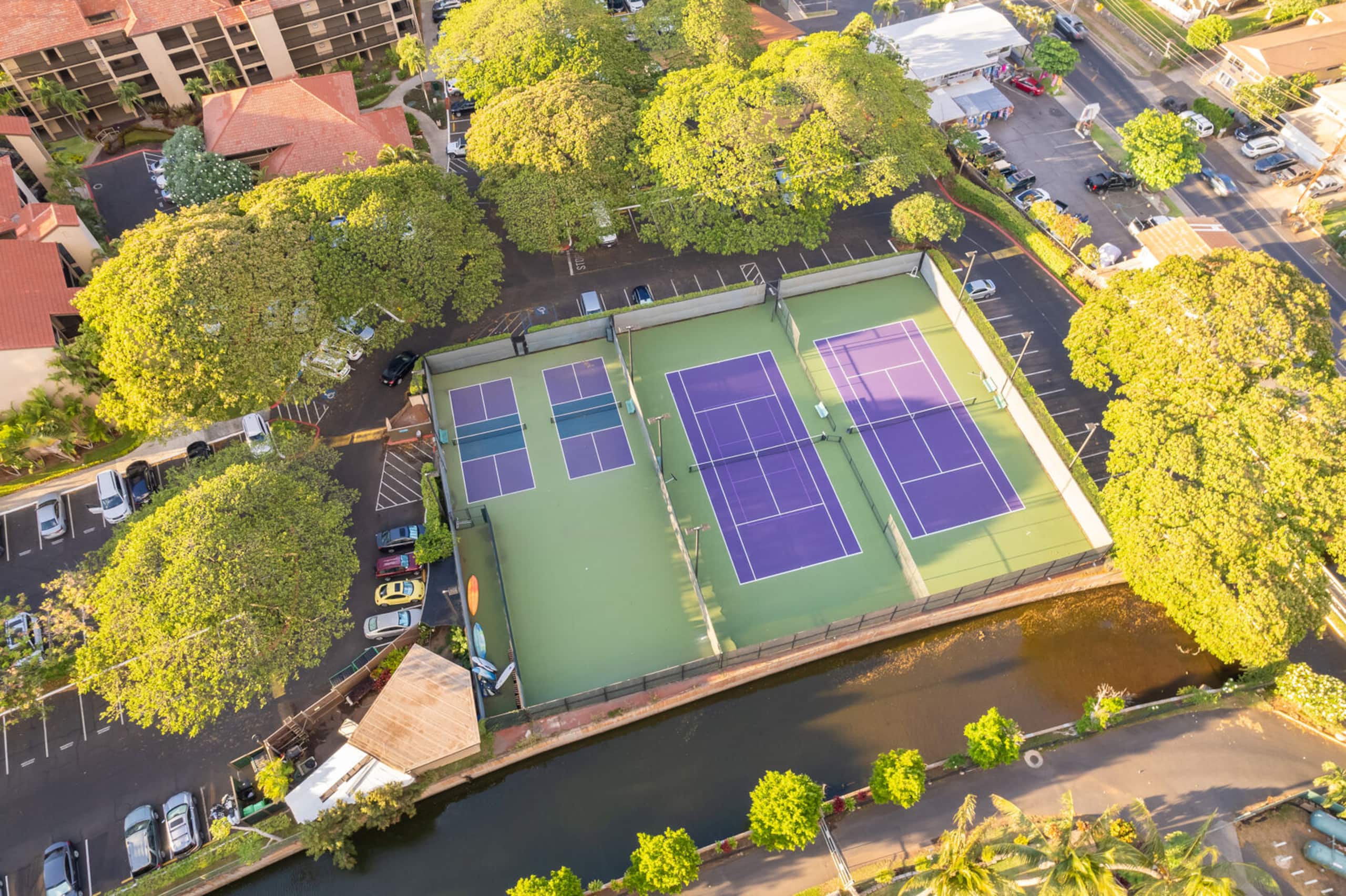 Condo in Lahaina · ★4.93 · 2 bedrooms · 3 beds · 2 baths - Image 25