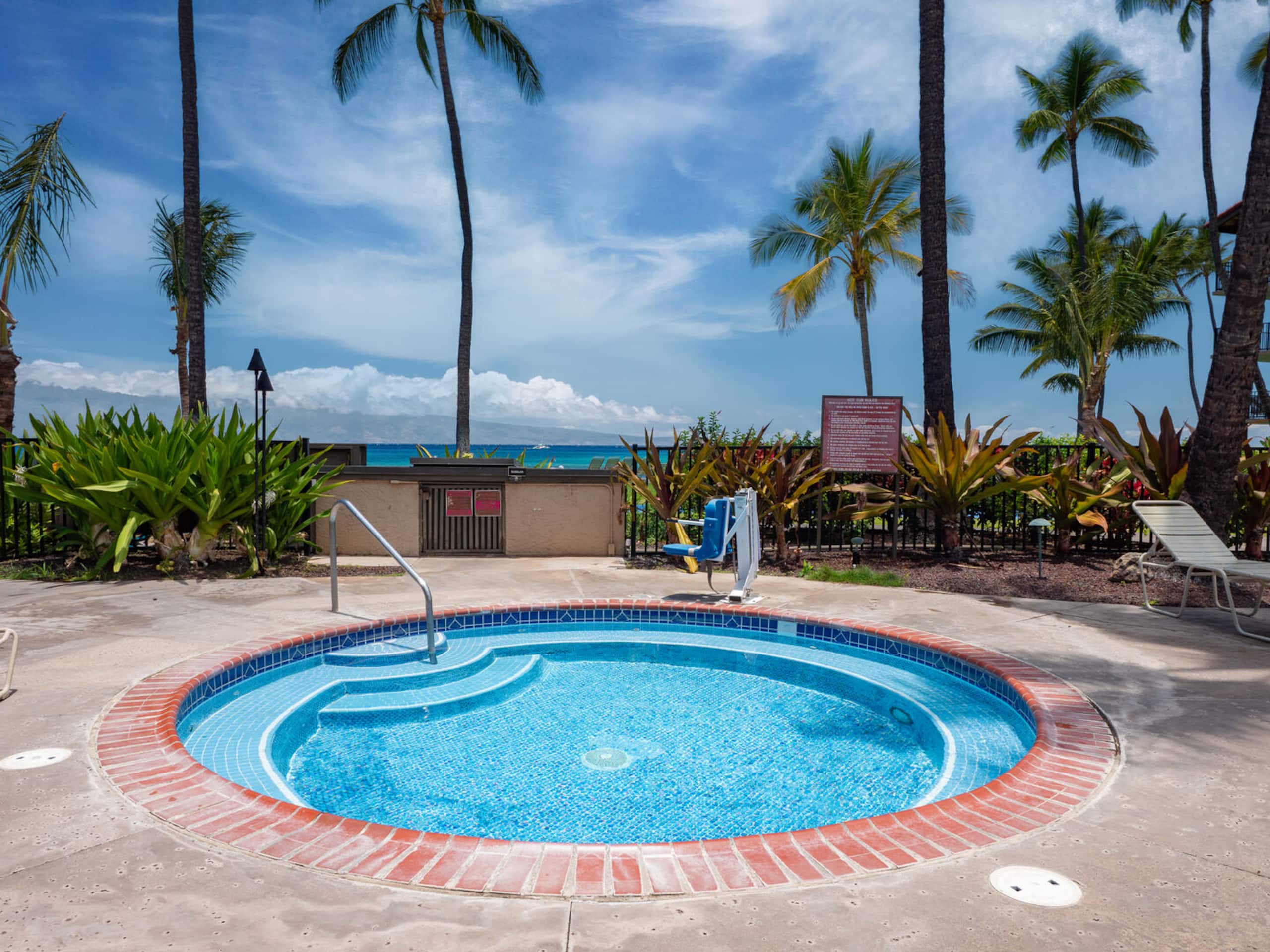 Condo in Lahaina · ★4.93 · 2 bedrooms · 3 beds · 2 baths - Image 35