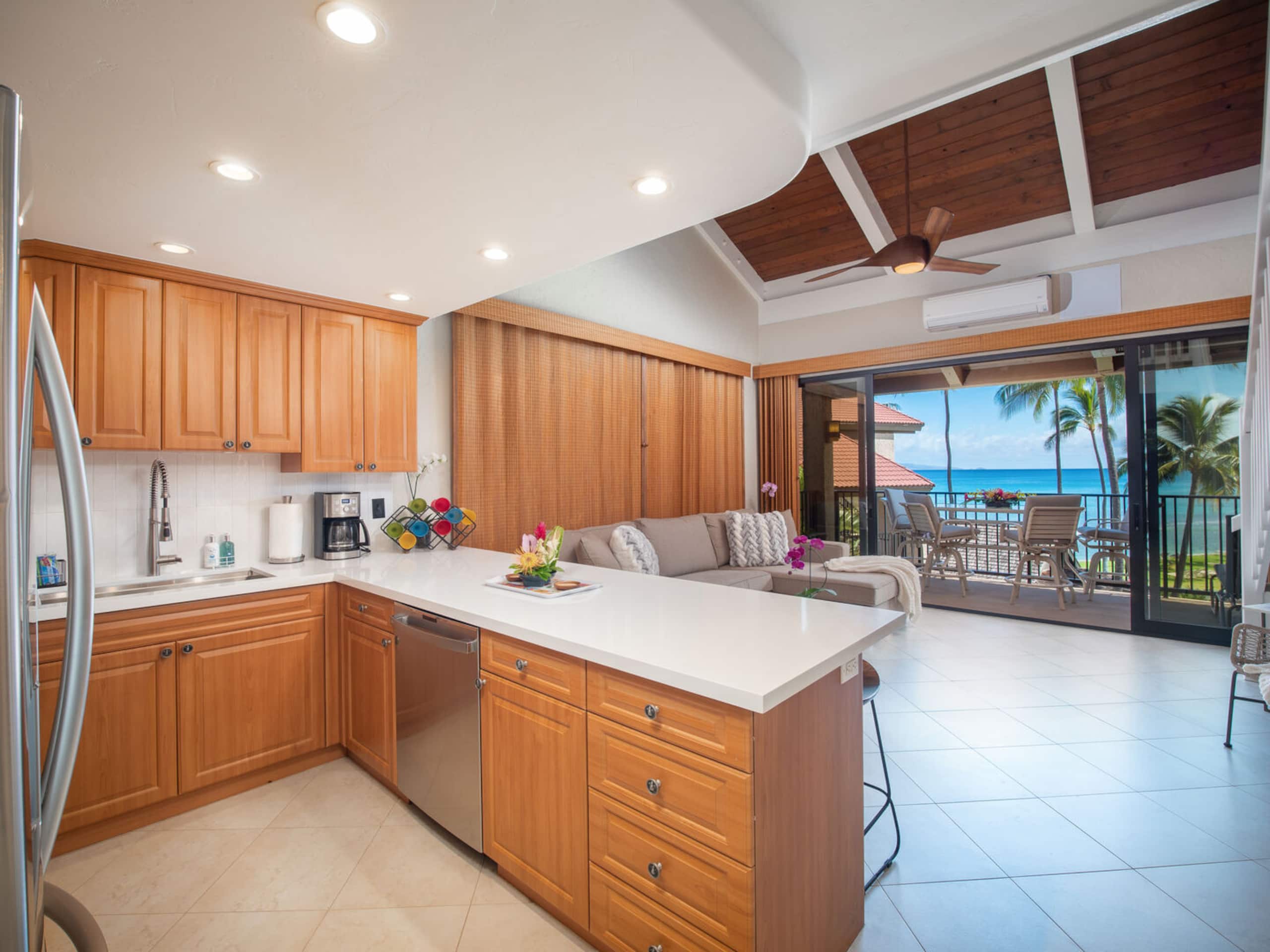 Condo in Lahaina · ★4.93 · 2 bedrooms · 3 beds · 2 baths - Image 6