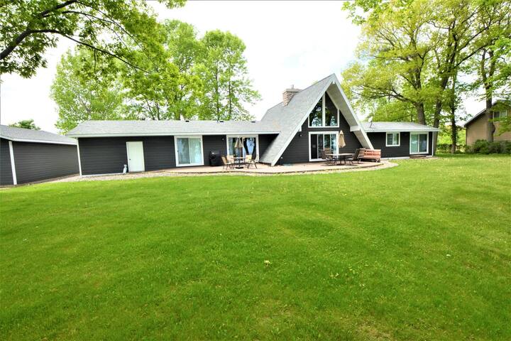 2 Masters 2 Docks, Game Room, Incredible Yard gallery image 3