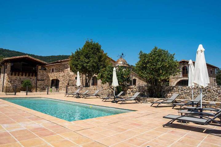 Espectacular masía rural – relax en Brunyola gallery image 4