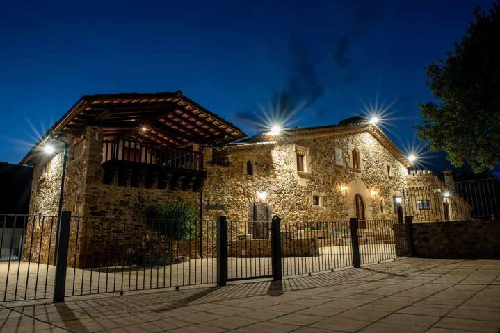 Espectacular masía rural – relax en Brunyola gallery image 3