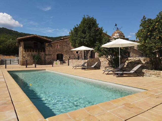 Espectacular masía rural – relax en Brunyola gallery image 2