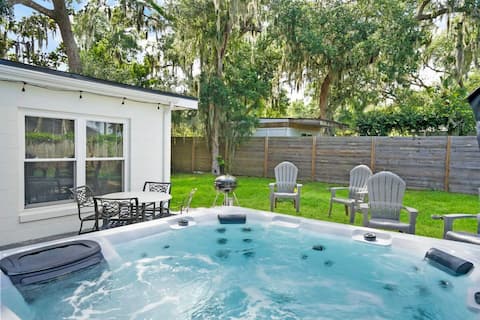 Water View, Hot Tub, Games, Fire Pit, Boat Parking
