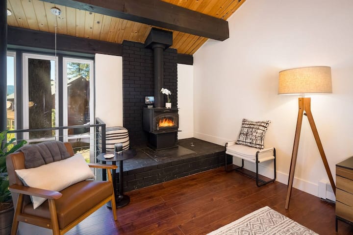 Hottub | Fireplace | Bunk Beds | Family Snow Trip - North Lake Tahoe, CA