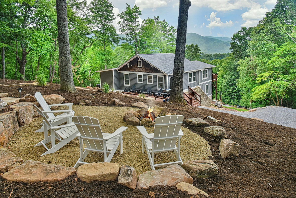 The Sunset House with Mountain Views and Fire Pit - Houses for