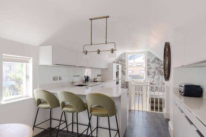 Redcliffe Parade I Maisonette I Your Apartment gallery image 4