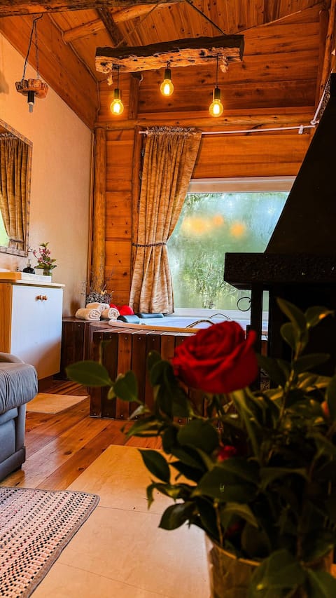 Successful Airbnb property: Morada Alma Gêmea Cabana, hot tub and viewpoint in Campo Alegre