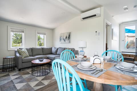 Top performing Airbnb: "Paddle" at Hills | Scenic Escape Near Blue Mtn in Meaford