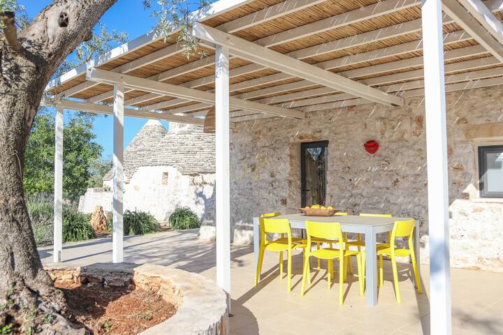 TD Trulli Albapetra Pool & Olive Trees gallery image 2