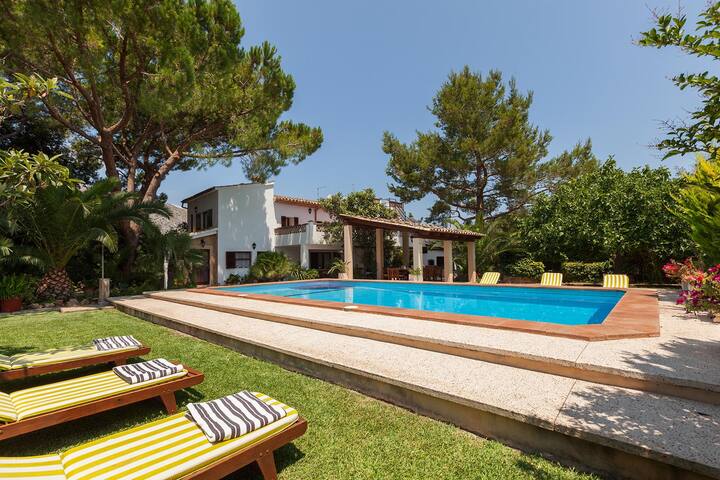 Villa in Pollença Town, pool, parking, fast wifi