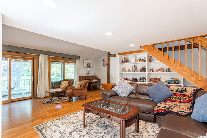 Catskills 4br Cabin W/ Hot Tub & Game/gym - Leeds, NY