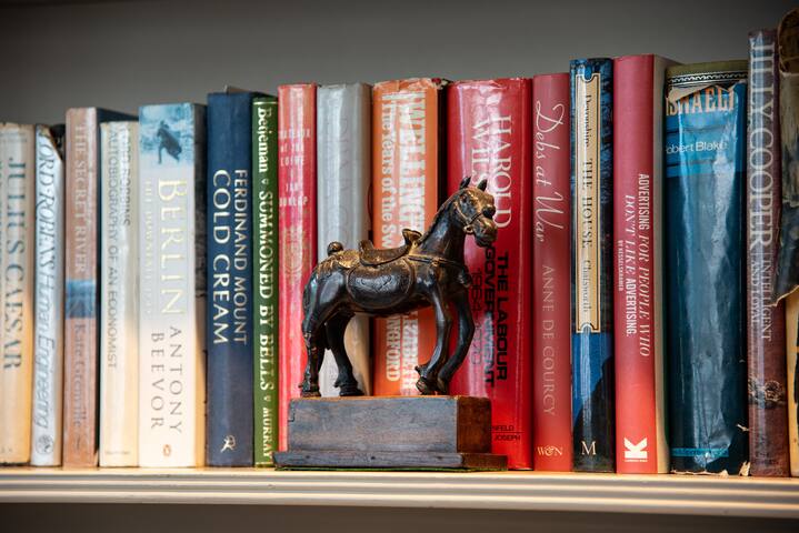 3 bedroom Chelsea mews rental with parking gallery image 4