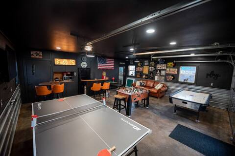 Comfort & Fun: House + Game Room & Fitness Room