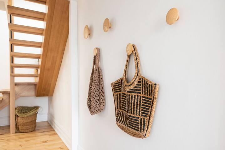 Modern Haven in Vibey Fitzroy Walk to shops gallery image 5