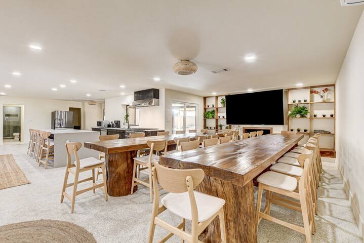 16BR/14.5BA Zen Paradise by Vegas Luxuries gallery image 2