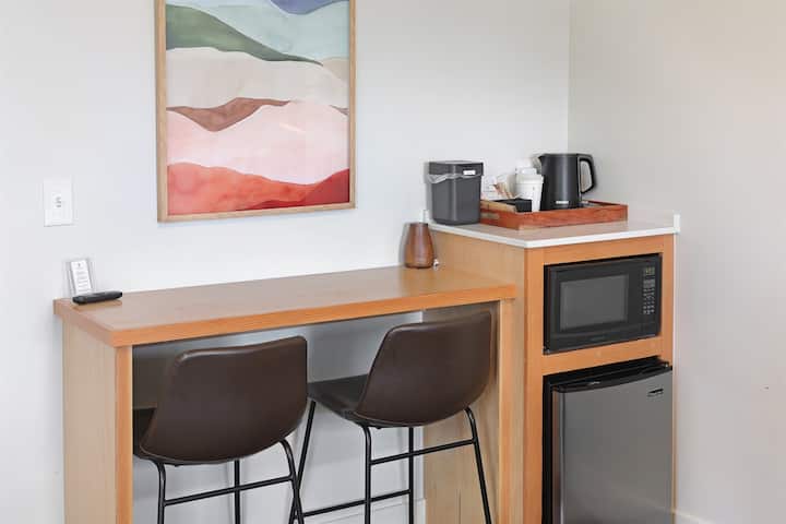 Summit Lofts, View Of Mt Shasta, King Bed, #205 - Mount Shasta, CA