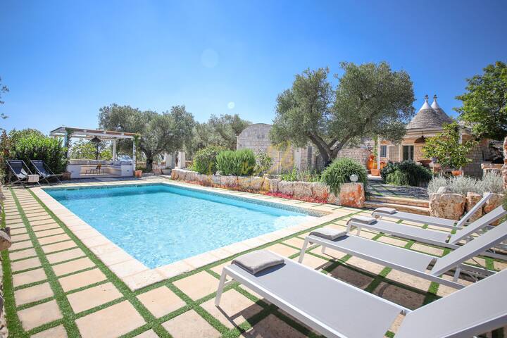 TD Trulli Locobello Stylish & Cozy Trulli w/ Pool gallery image 2