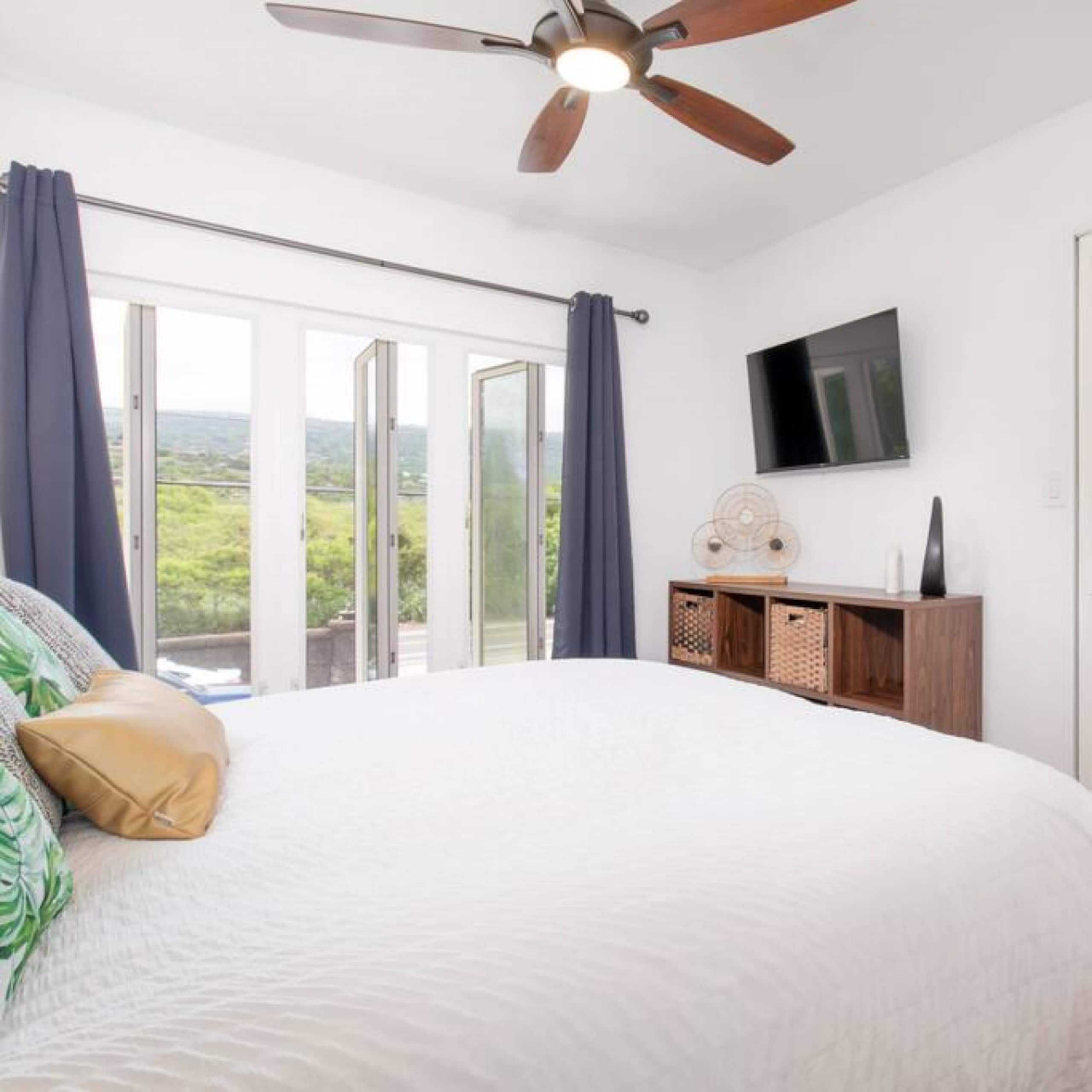 Condo in Kailua-Kona · ★4.88 · 2 bedrooms · 3 beds · 1 bath - Image 11