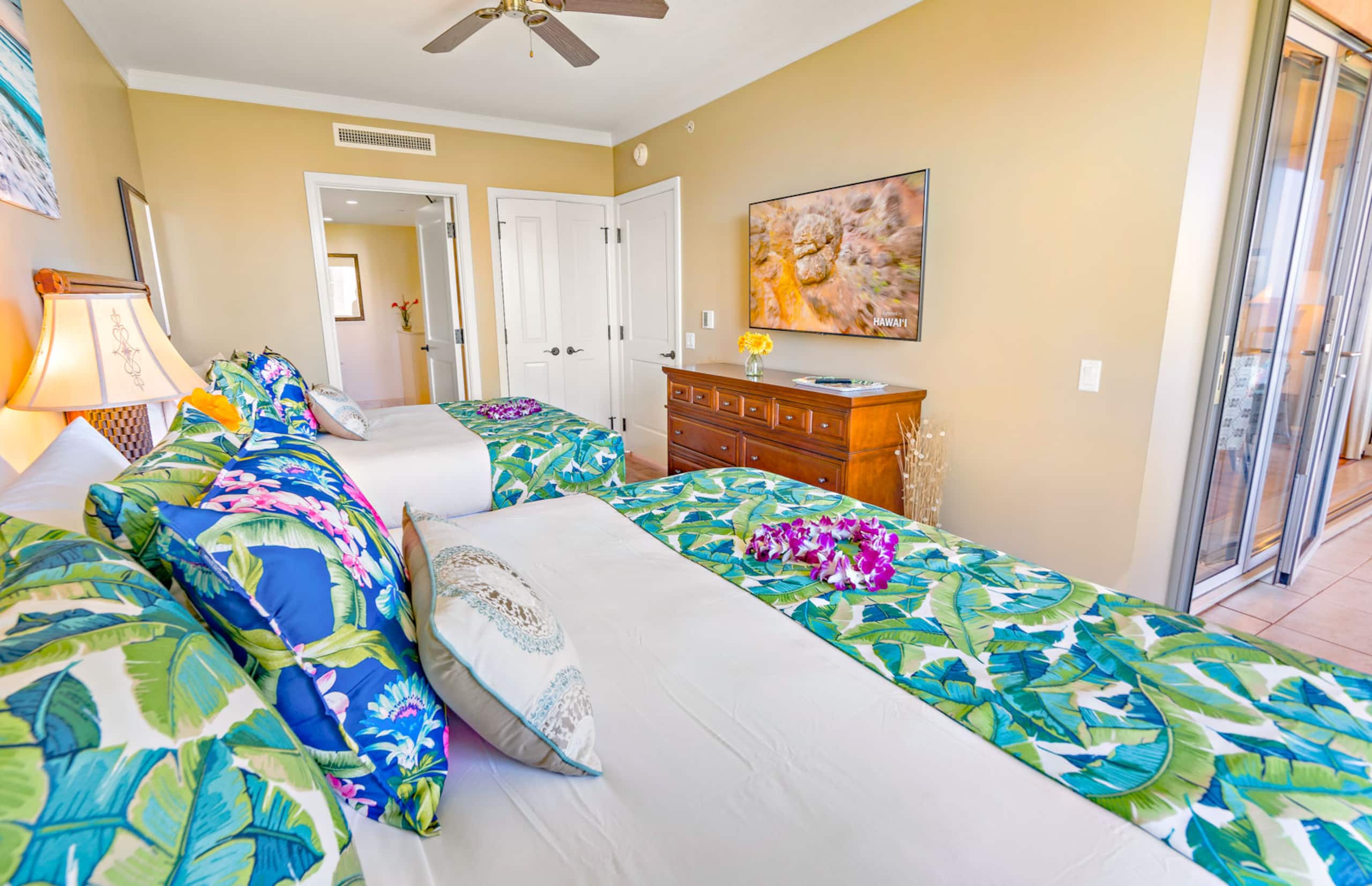 Condo in Lahaina · ★4.96 · 1 bedroom · 3 beds · 1 shared bath - Image 21