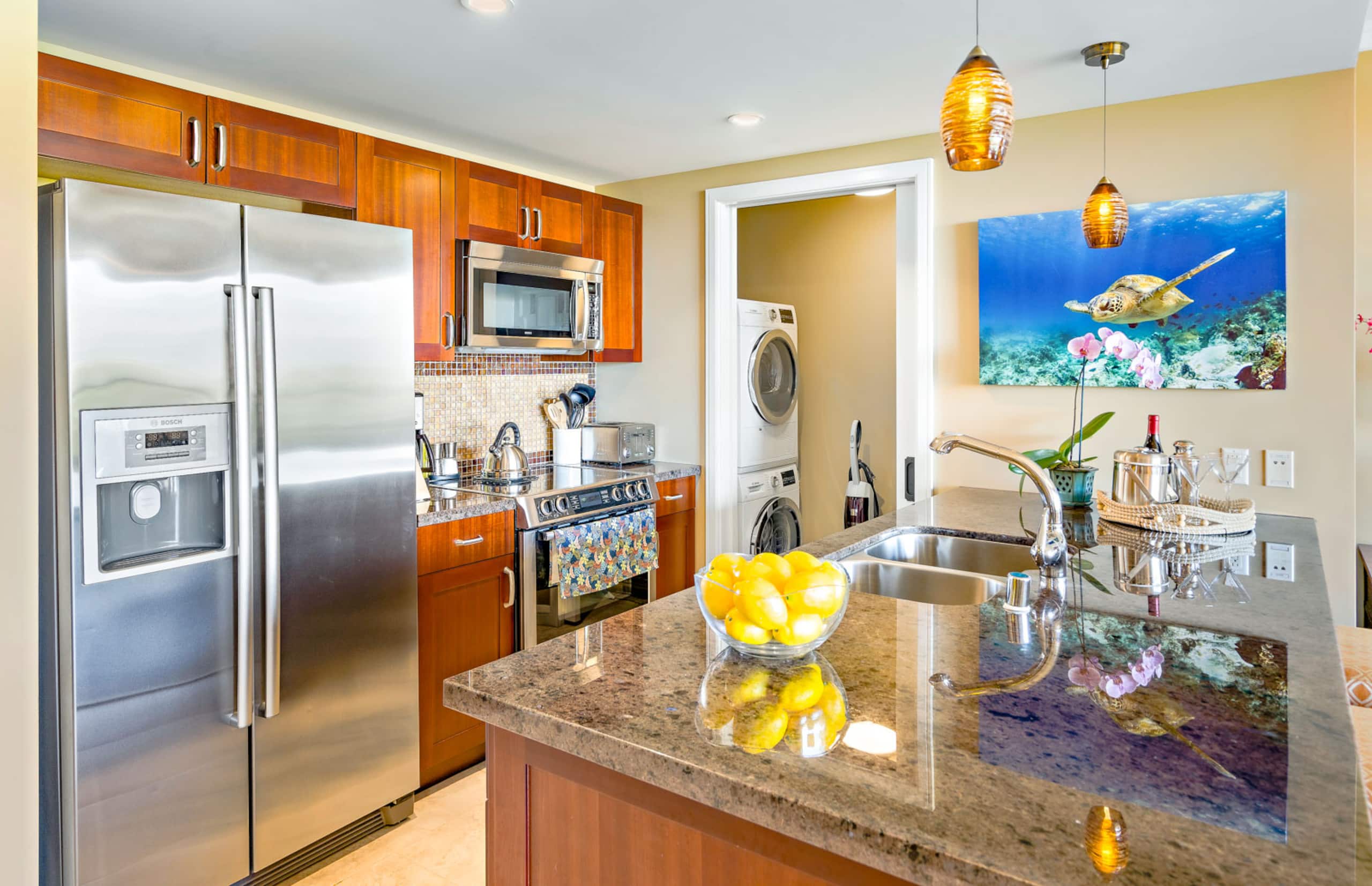 Condo in Lahaina · ★4.96 · 1 bedroom · 3 beds · 1 shared bath - Image 18