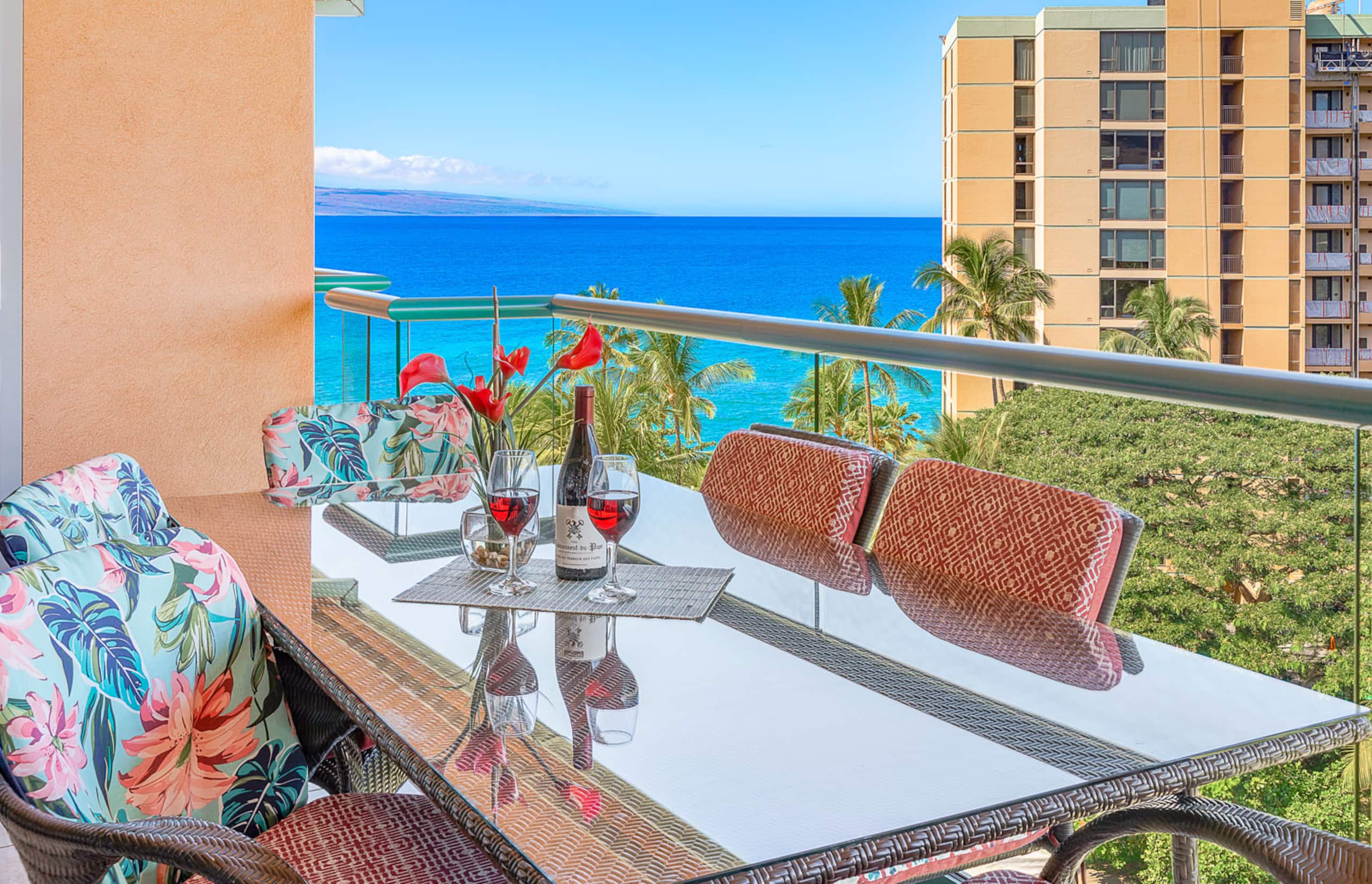 Condo in Lahaina · ★4.96 · 1 bedroom · 3 beds · 1 shared bath - Image 4