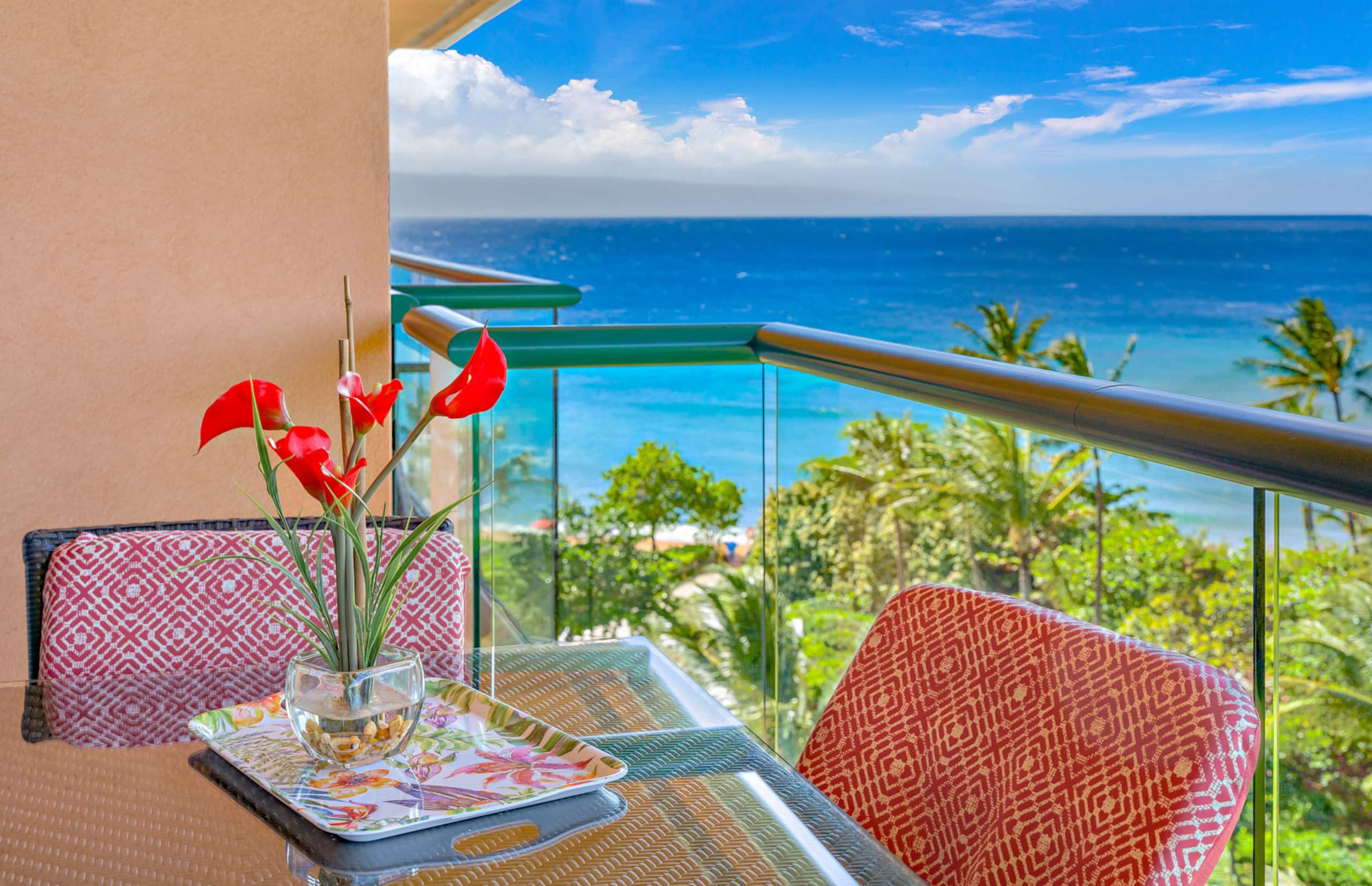Condo in Lahaina · ★4.96 · 1 bedroom · 3 beds · 1 shared bath - Image 3