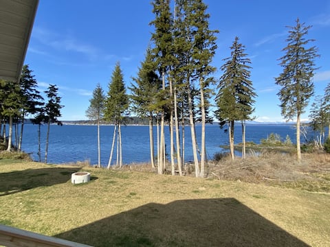 14 - Paddlers Cove Cottage By The Sea at Alder Bay