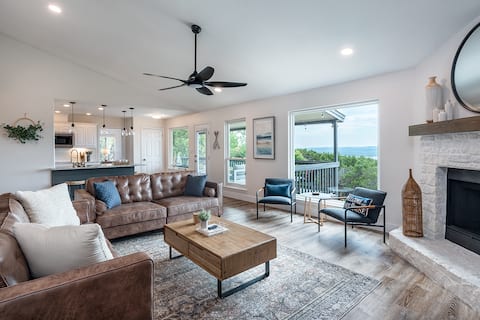 Top Airbnb: Modern Lake House~Private Pool/Spa~Lake Views in Lago Vista