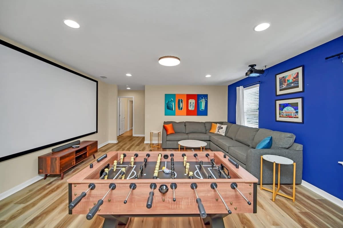 Colorful Home! Themed Rooms & Game Room #7WS881 - Houses for Rent in ...