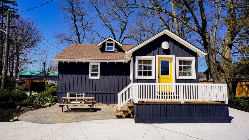 Colonial Hotel in Grand Bend managed Airbnb listing 2