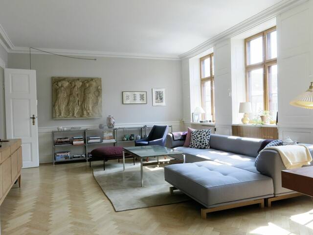 Close to tivoli – free parking – 5 people – close gallery image 2