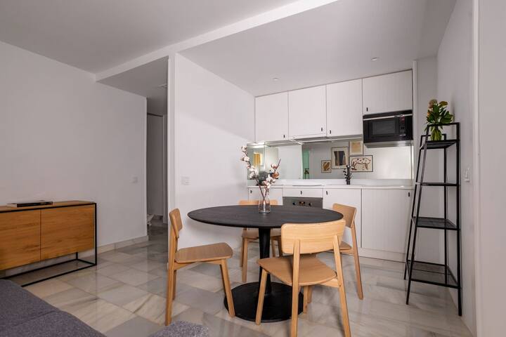 Sonder Santa Ana | Two-Bedroom Apartment w/ Patio gallery image 3