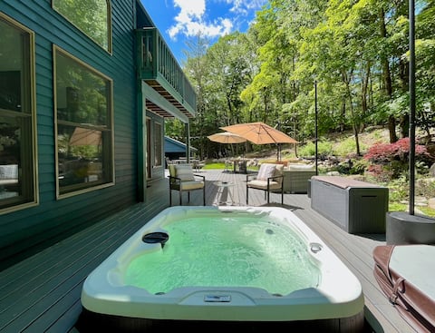 Ski Rental: Game Room, Hot tub, Sauna, Fireplaces!