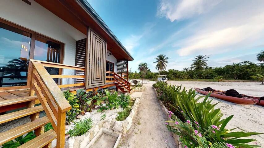 Special Offer Oceanfront Private Estate by ALOM gallery image 3