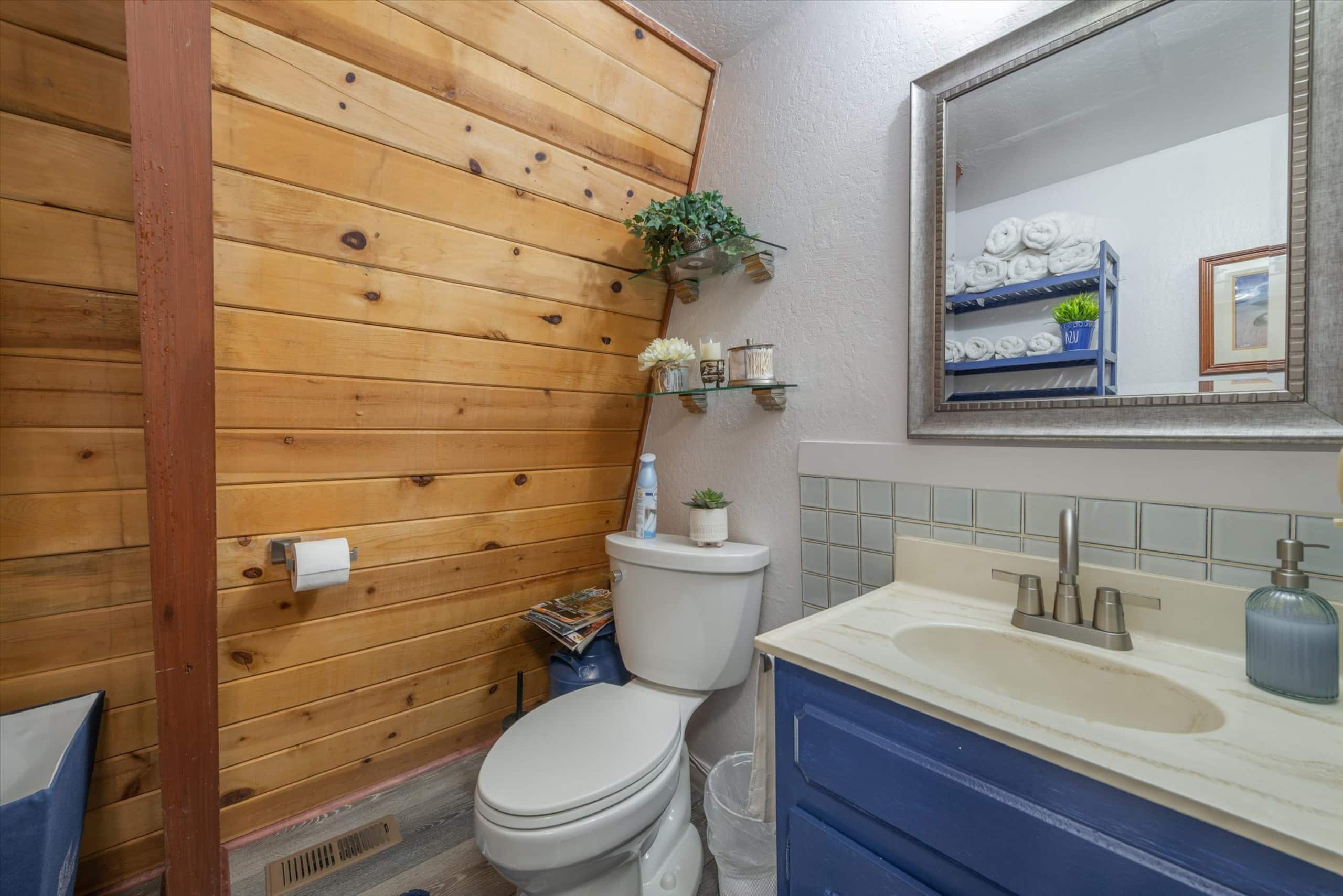 Tahoe Cabin with Hot Tub Near Beach & Skiing - Photo 18