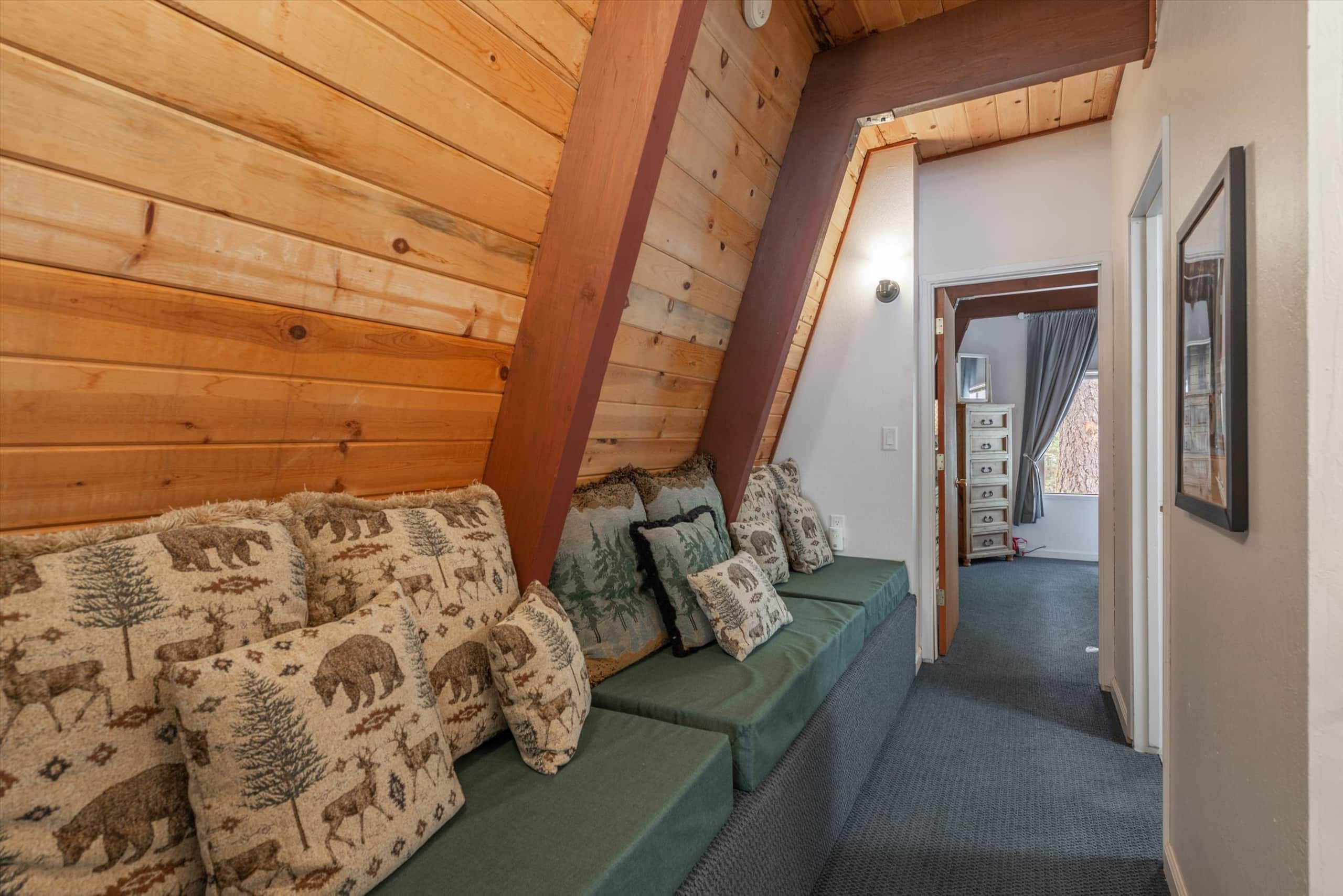 Tahoe Cabin with Hot Tub Near Beach & Skiing - Photo 16