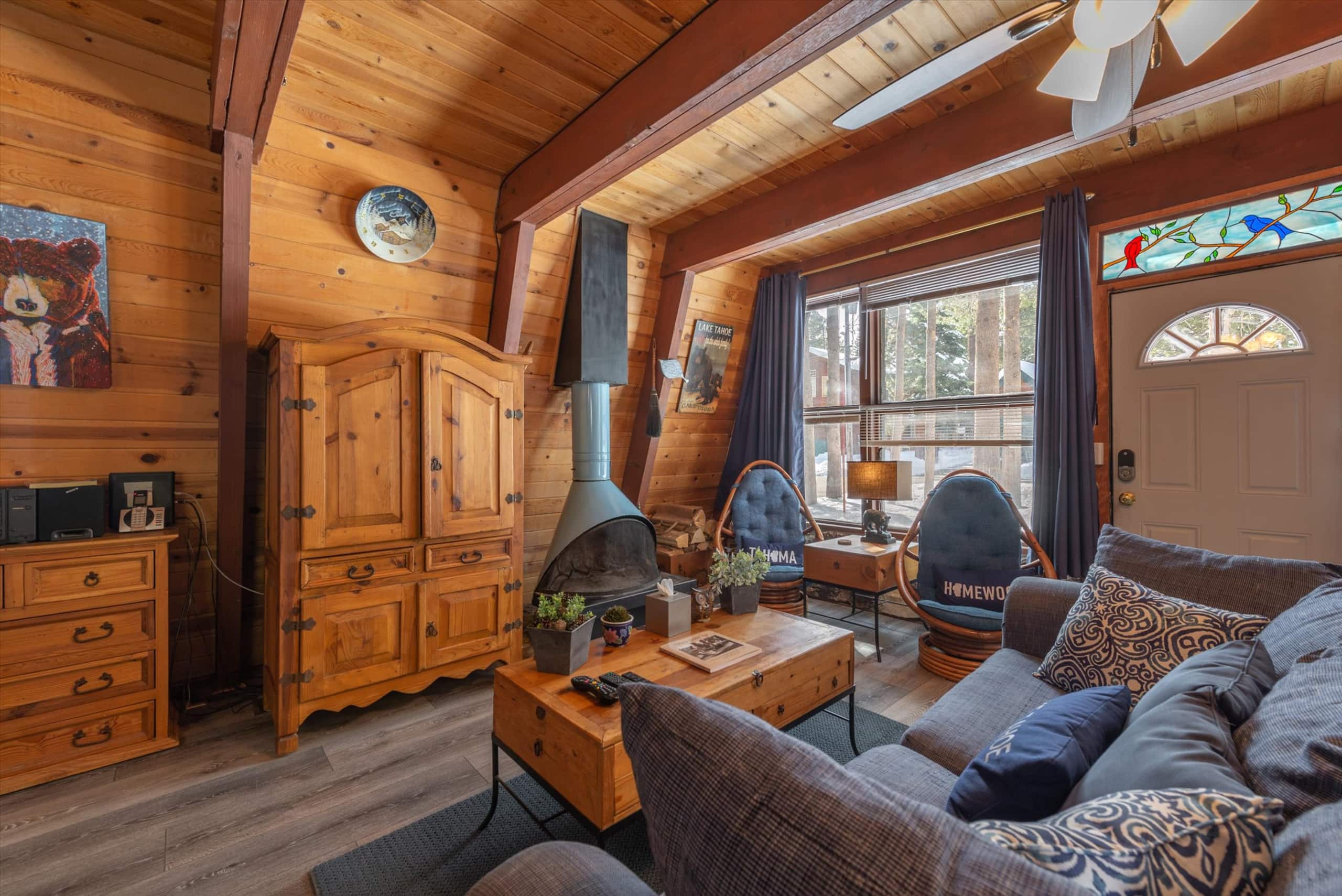 Tahoe Cabin with Hot Tub Near Beach & Skiing - Photo 10