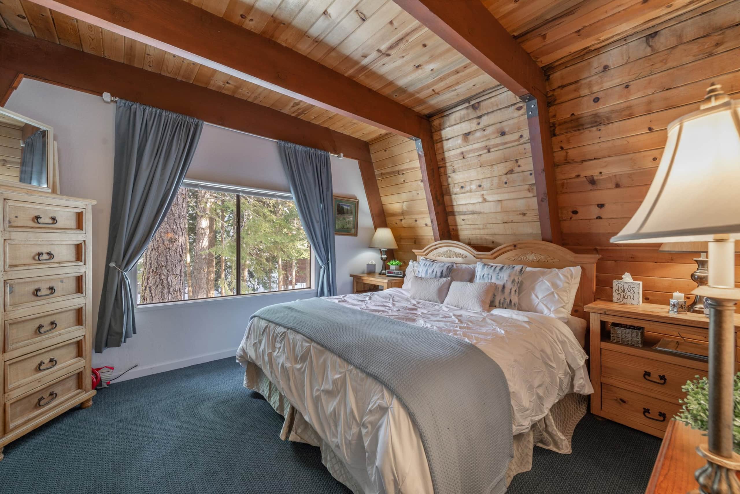 Tahoe Cabin with Hot Tub Near Beach & Skiing - Photo 2