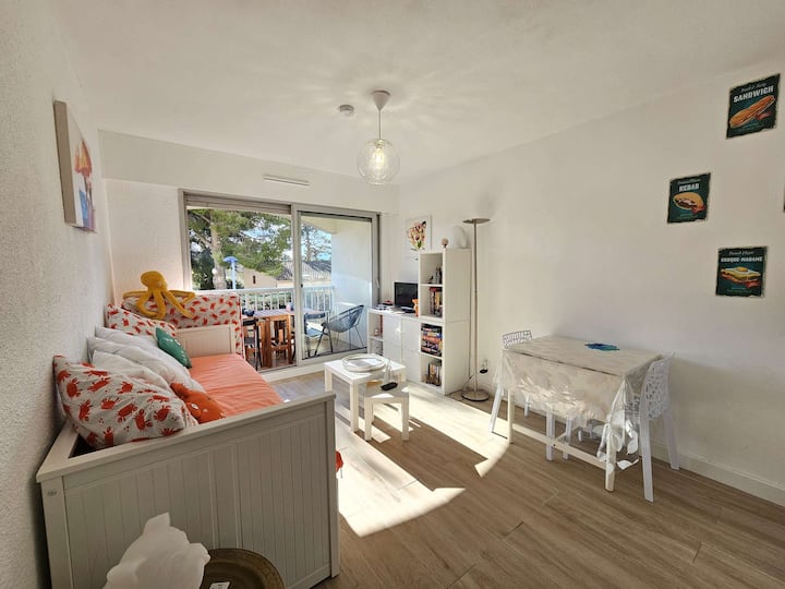 Studio Cosy, Wifi, Climatiseur, Plage à Pied - Saint-Mandrier-sur-Mer